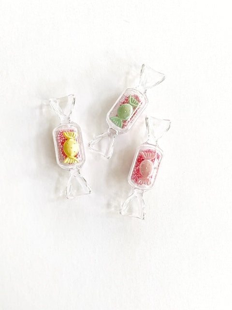 Sweet candy necklace in a candy trinket box. – Chatons de Bonbons